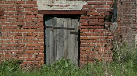 Door of abandoned building Stock-Footage 11412878