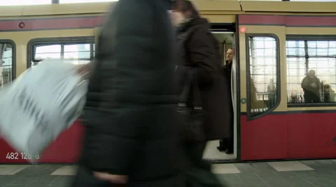 Door close and train leave Video stock 1087409