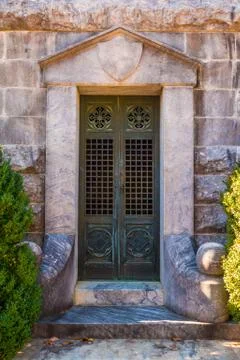 Door of crypt Fotos de archivo