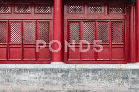 Door details of imperial palace in beijing Stock Photos