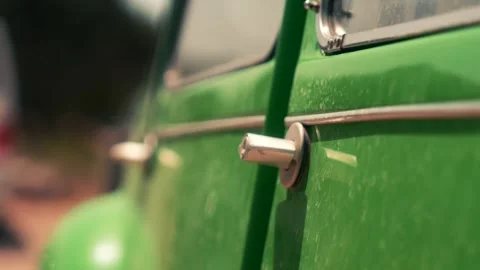 Door Handle of a green old timer Vídeos de archivo 229192689