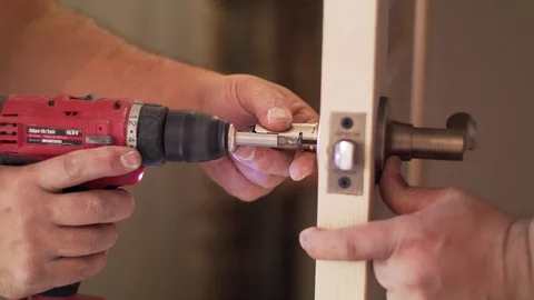 Door lock installation Video stock 95003371