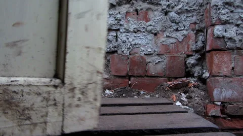 Door opens to Video stock 35965573