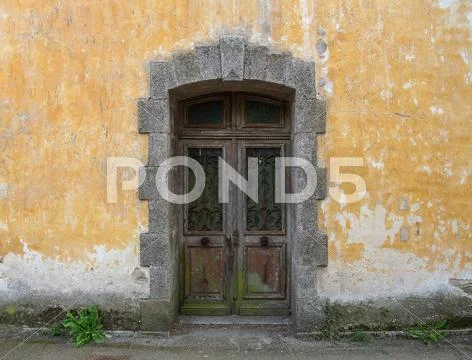 Door at Pont-Aven in Brittany Stock Photos