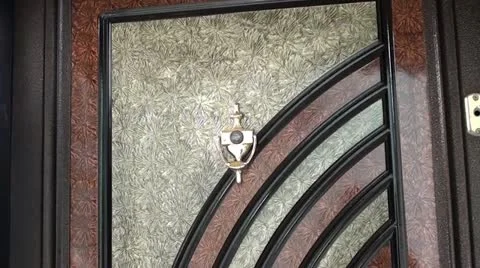 Door spy-hole zoom in Stock Footage