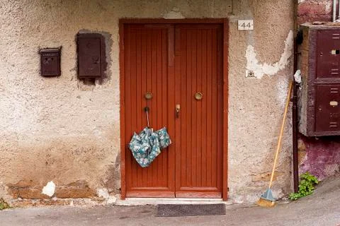 Door with umbrella 库存照片