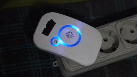 Doorbell rings. Wireless device. Stock Footage 322063389