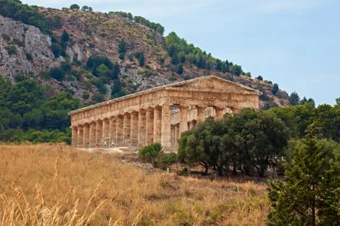 Doric temple of Segesta Stock Photos