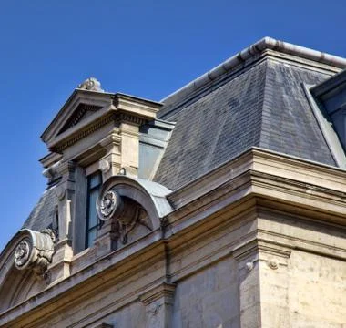 A Dormer window of classical Hellenic architectural form Stockfoto's