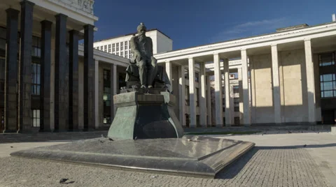 Dostoevsky monument hyperlapse 库存影片 32185193