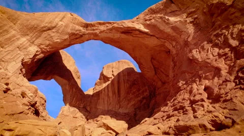 Double Arch Close Pan Left Fast 動画素材 60114162