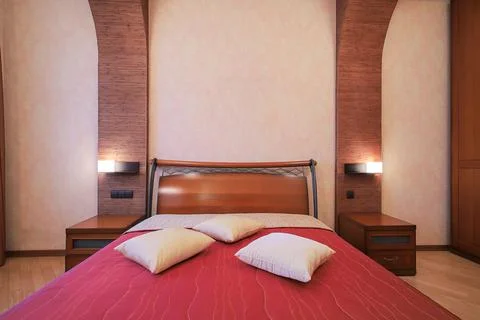 Double bed in the bedroom Foto stock