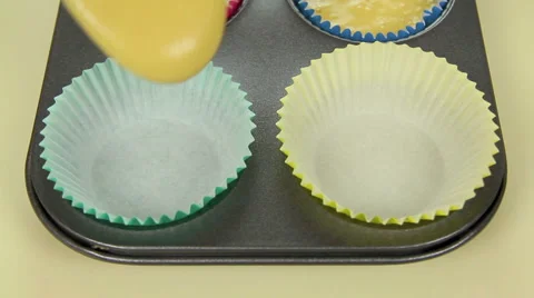 Double Cup Cake Fill 스톡 동영상 1103775