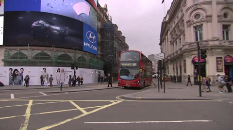 Double decker bus, Piccadilly Circus Stock Footage 39227429