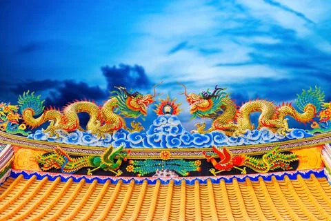 Double Dragon Statue Isolate Stock Photos