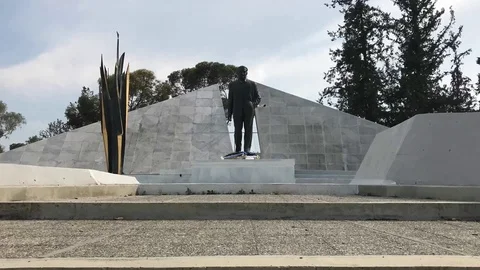 Double footage Time lapse of a statue in Nicosia Video stock 89686079
