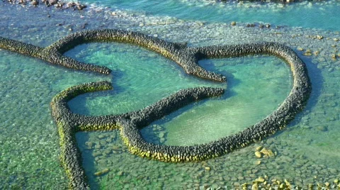 Double-heart fish weir Stock Footage 731505