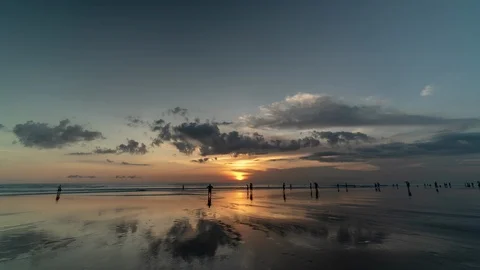 Double Six Beach Bali Sunset People Crowd Time Lapse 스톡 동영상 105865203
