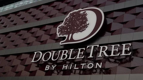 Double Tree Hilton Hotel. Minsk, Belarus, october 25, 2023 Vídeos de archivo 254096369