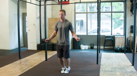 Double Unders Skip Rope Movement at a CrossFit Box Vidéo 40034205