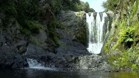 Double waterfall Vidéo 105728888