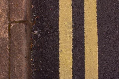 Double yellow lines 스톡 사진