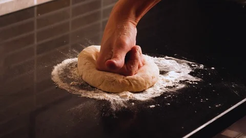 Dough is beaten by hand 库存影片 102270622