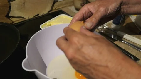 Dough making and baking pancakes making of video Vídeo Stock 109877976