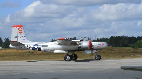 Douglas A/B-26 Invader warms up Video stock 27544818