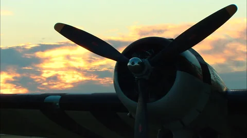 Douglas DC-3 Prop Sunrise Vídeo Stock 45808113