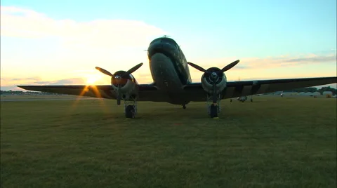 Douglas DC-3 Sunrise WS 動画素材 45809077