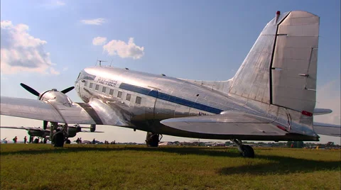 Douglas DC-3 WS Right Backside 動画素材 45623955