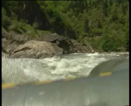 Down the mountain river Видео 11952075