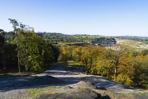 Down the steep slopes of Black Rocks and across Derbyshire. Stock Photos