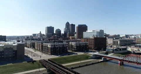 Down Town Des Moines Iowa Over theRiver 9 Stock Footage 105867264