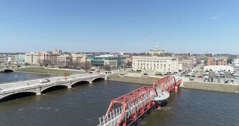 Down Town Des Moines Iowa Over theRiver 4 Stock Footage 105867547
