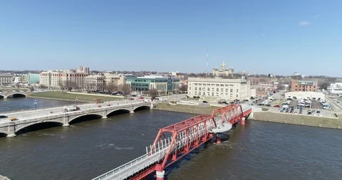 Down Town Des Moines Iowa Over theRiver 3 Stock Footage 105867575