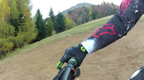 Downhill Mountain Bike Side View Stock-Footage 8994591