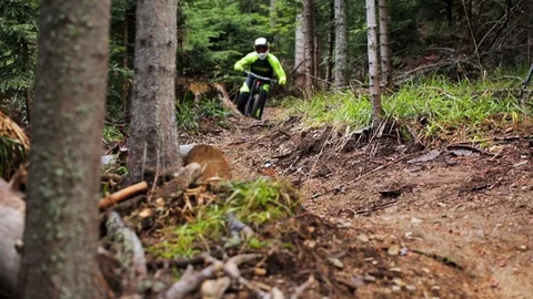 Downhill mountain biker Stock Footage 87473957