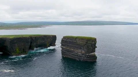 Downpatrick Head coastal landmark with iconic Dun Briste sea stack. Ireland. 스톡 동영상 303582583