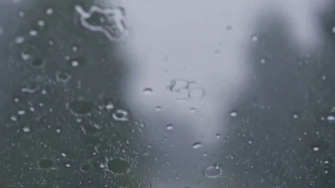 Downpour knocks on the windshield of the car 스톡 동영상 80162542