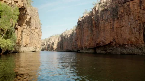 Downstream view of the second gorge cliffs at katherine gorge Stock Footage 157470985