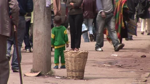 Downtown Addis Ababa Crowds 스톡 동영상 1047082