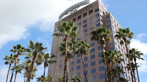 Downtown Building with Palm Trees 動画素材 40170567