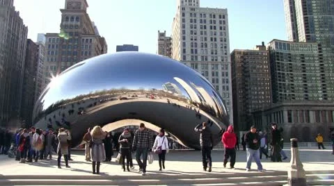 Downtown Chicago with Cloud Gate Stockbeeldmateriaal 10839318