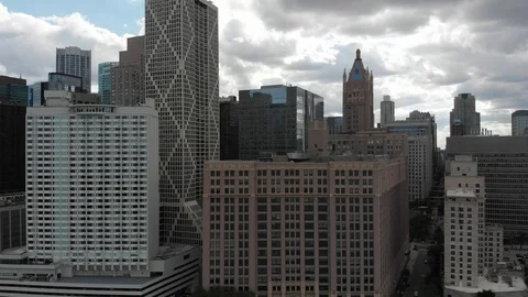 Downtown chicago skyline Stock Footage