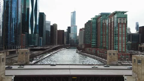 Downtown Chicago in Winter 06 Video stock 170958071