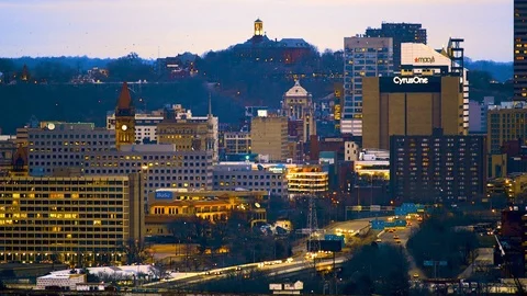 Downtown Cincinnati Ohio Heading Towards 2nd and 5th Street 動画素材 120585019