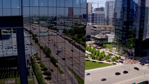 Downtown Dallas, Reflection in Skyscraper Vídeo Stock 97128676