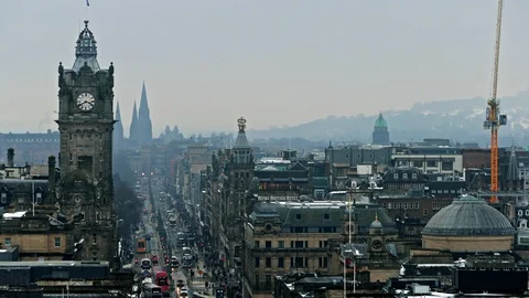 Downtown Edinburgh in winter Stock Footage 128277541